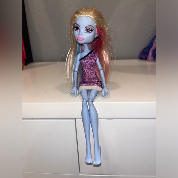 Monster High - Scaris- Abbey Bominable - Picture 3 of 5